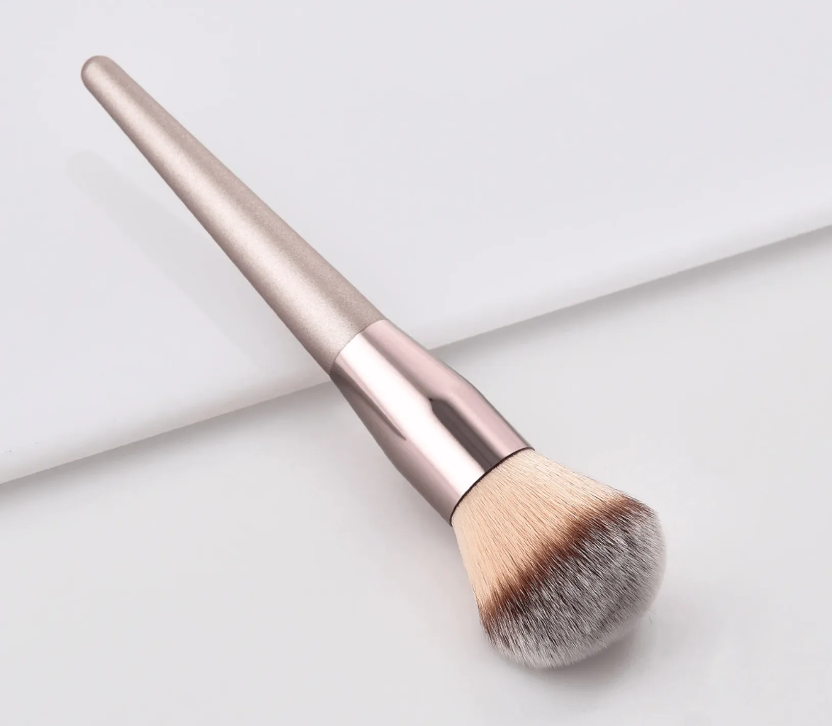 A Champagne Single Power Makeup Brush