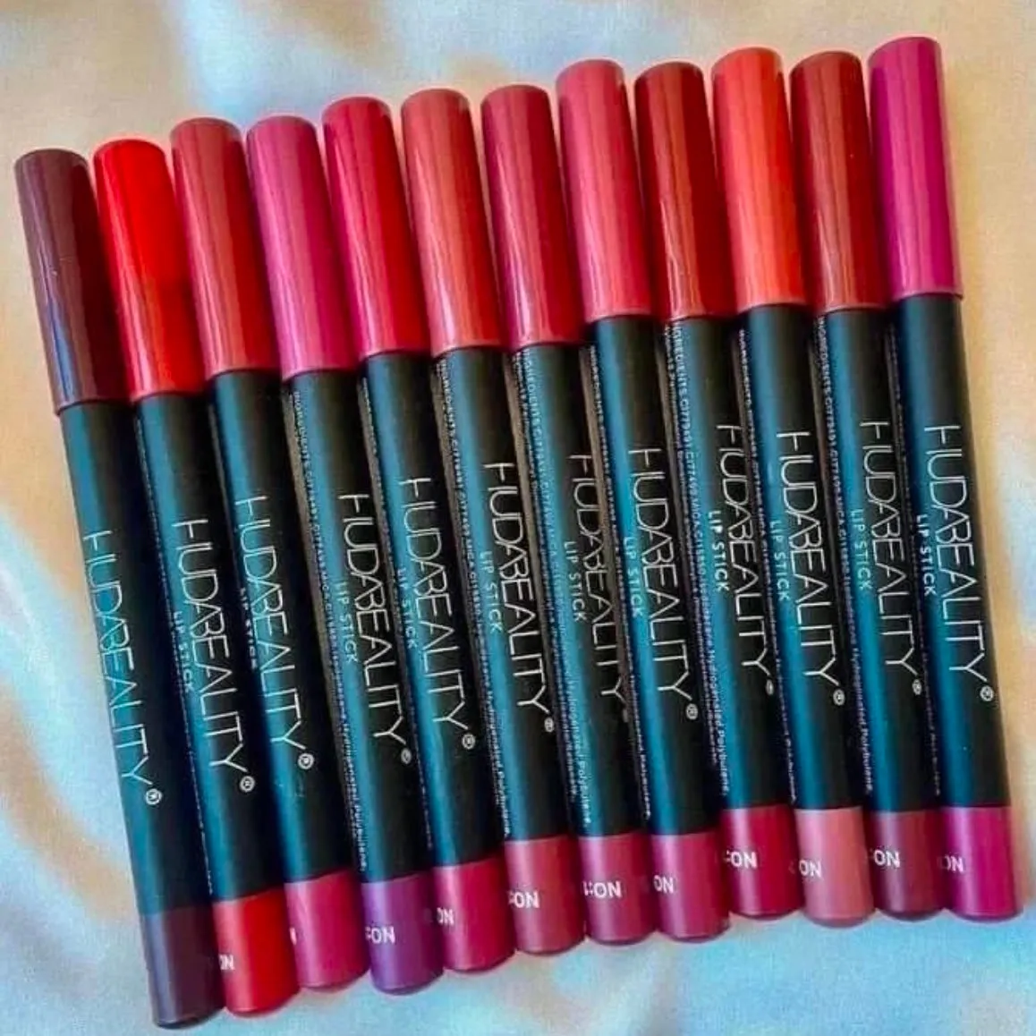 Huda Beauty - 12 Color Nude Jumbo Soft Lip Liner Pencils